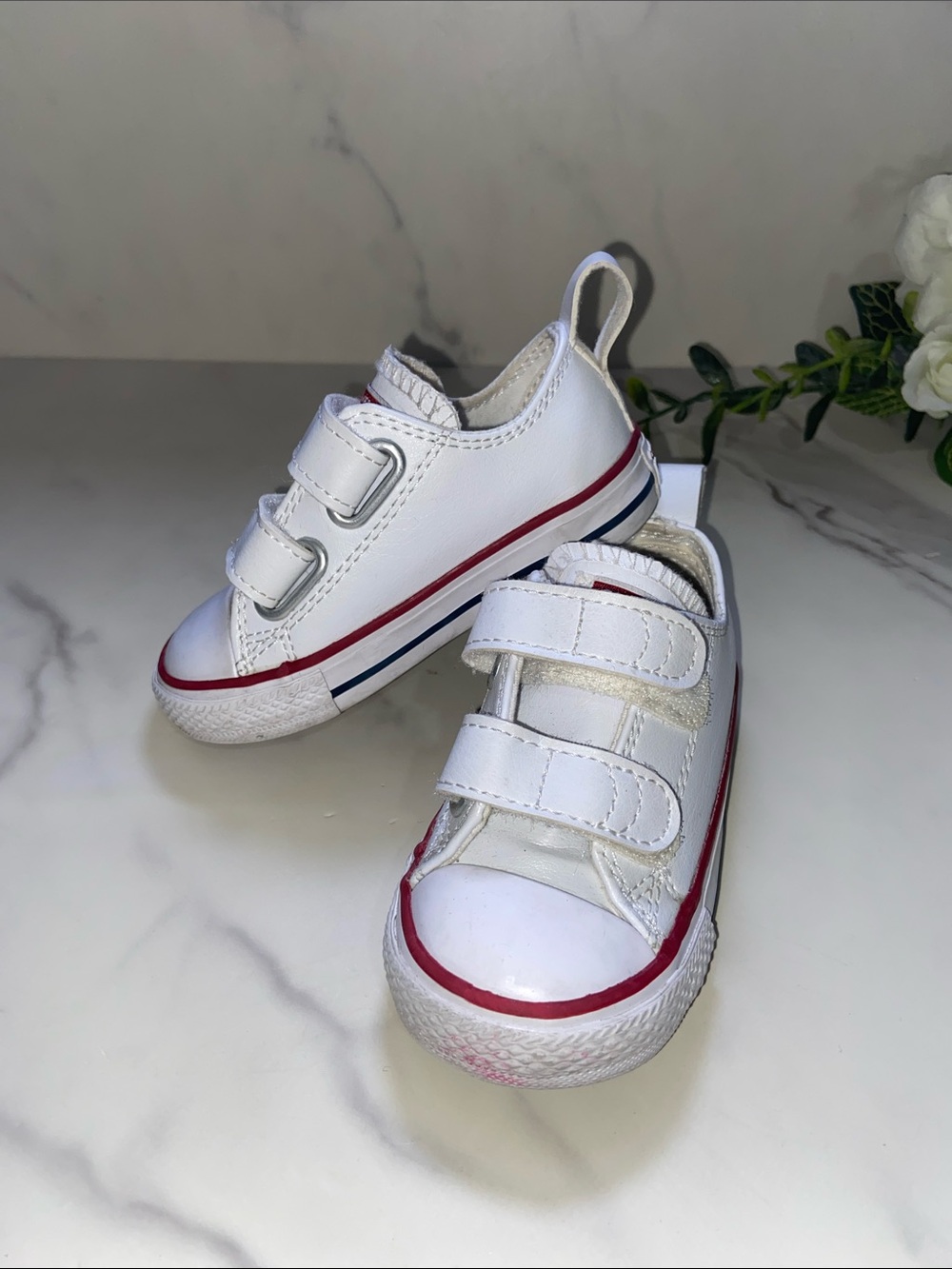 CONVERSE ALL STAR White Kids Velcro Sneakers with Red and Navy Trim size 5